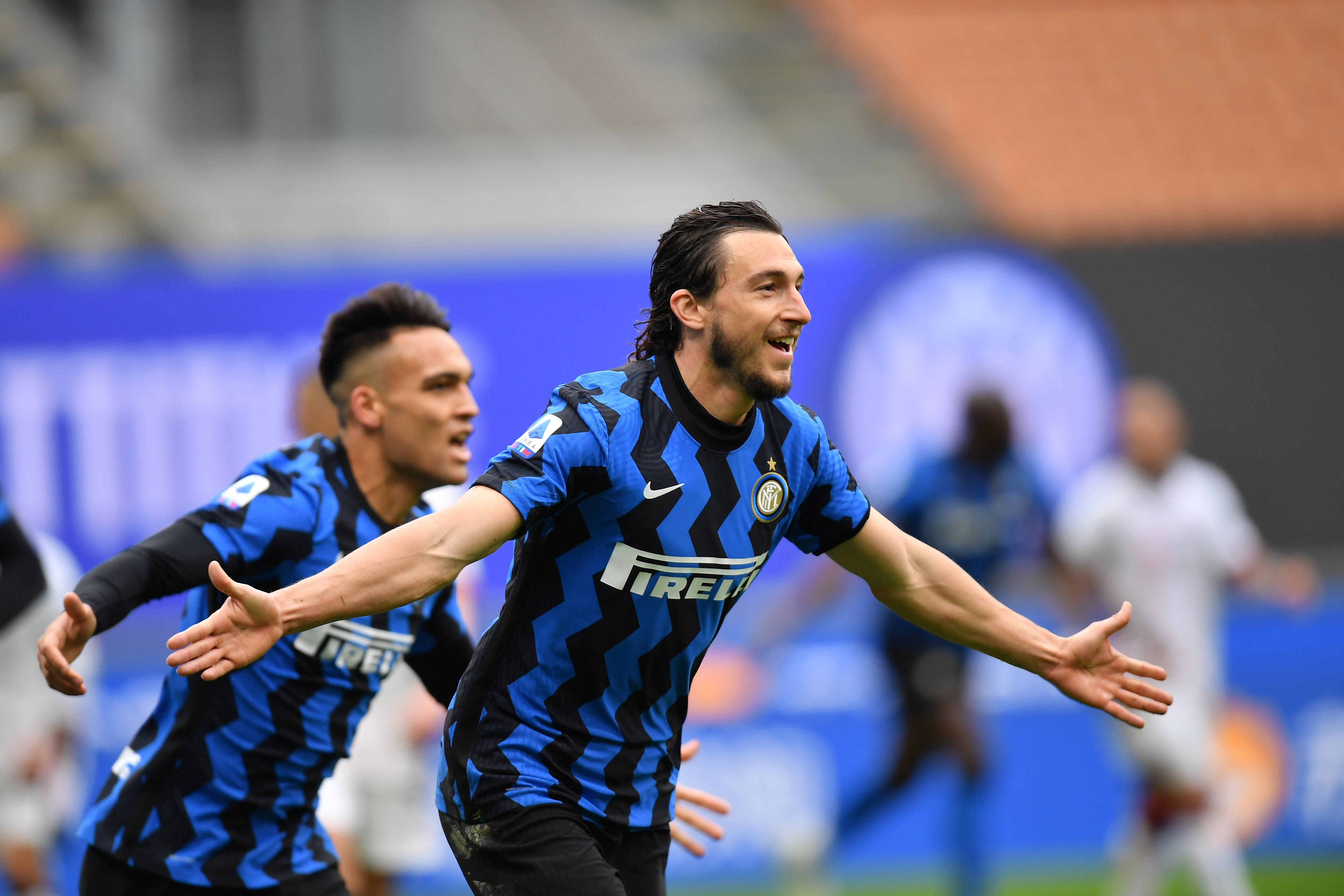 格纳布里传射建功助拜仁3比1胜葡萄牙体育