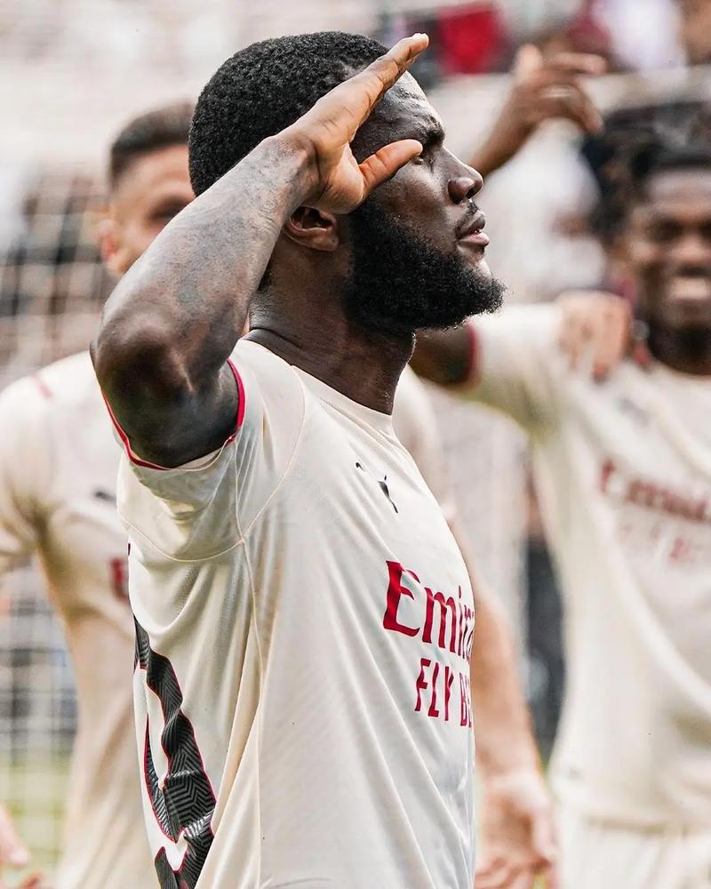 世界杯三个东道主墨加美依次被分至ABD三组，不用参与抽签