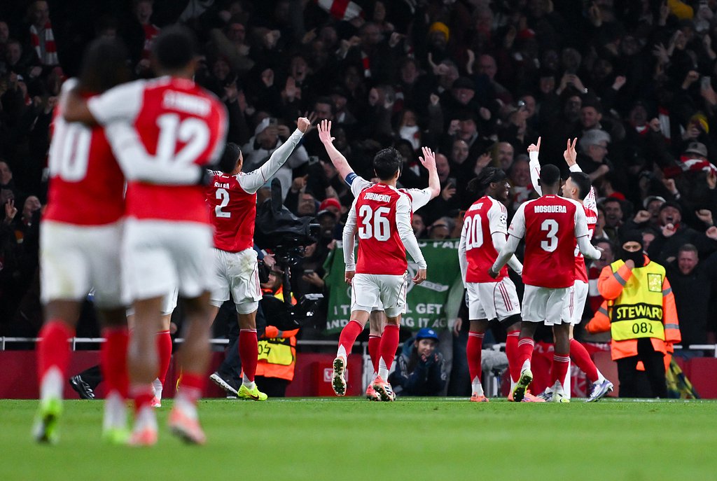 阿劳霍在巴萨已被罚下5次，本世纪仅次于皮克、莫塔和马克斯