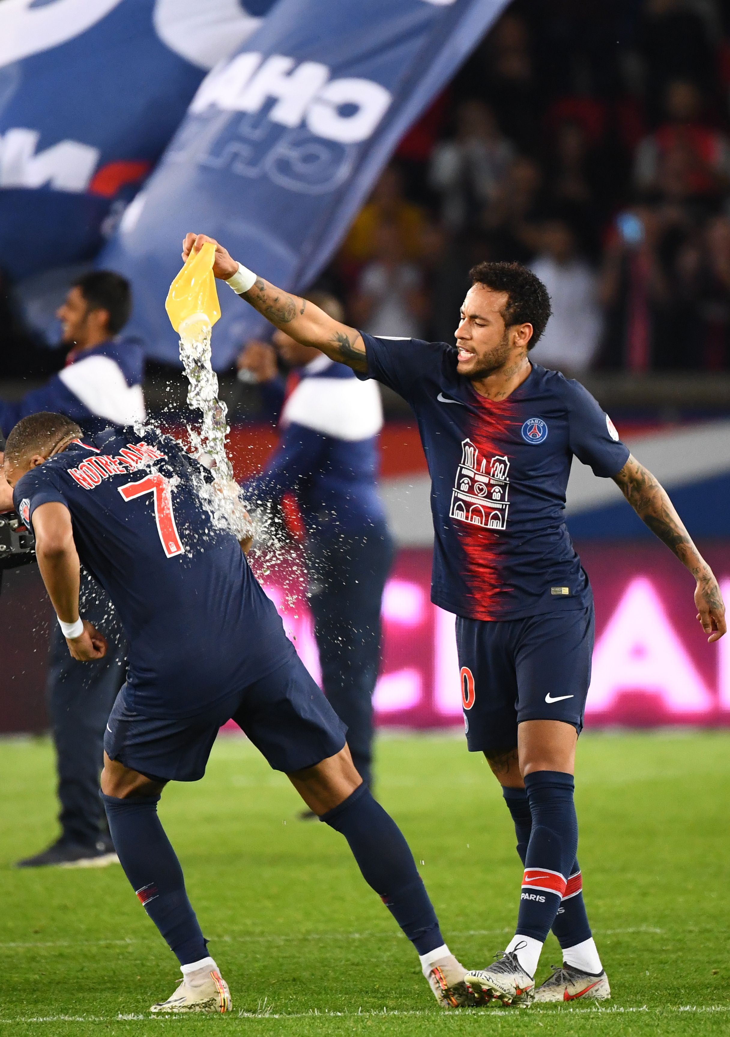 马丁内斯：C罗仍是关键球员，有他在的葡萄牙会更强大（马丁内斯：C罗依旧是核心，他在阵中葡萄牙更强大）