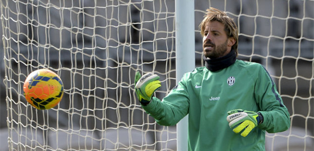 记者：米兰将与莱万经纪人会面讨论转会，伊布支持这一交易