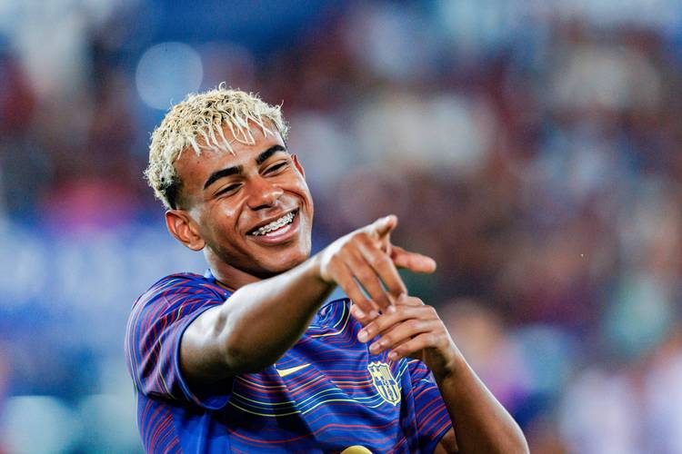 曼城英超33分紧追阿森纳，五项数据领跑联赛（曼城英超积33分紧逼阿森纳，五项数据位居联赛第一）