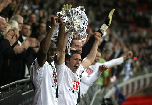 记者：马竞询问格雷茨卡情况，但拜仁已经和他开启续约谈判（记者：马竞问询格雷茨卡，拜仁已启动与其续约谈判）