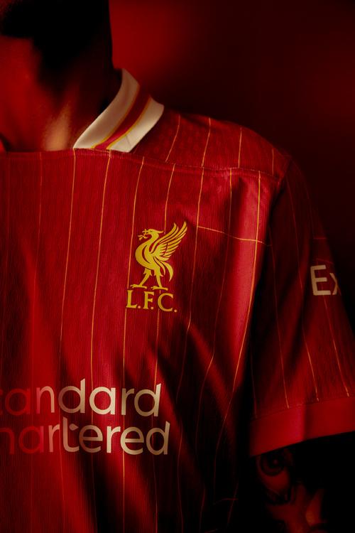 埃基蒂克：加盟利物浦生活彻底改变，成为最优秀球员需不断努力（埃基蒂克：转会利物浦改变了人生，要成顶级球员唯有不断努力）