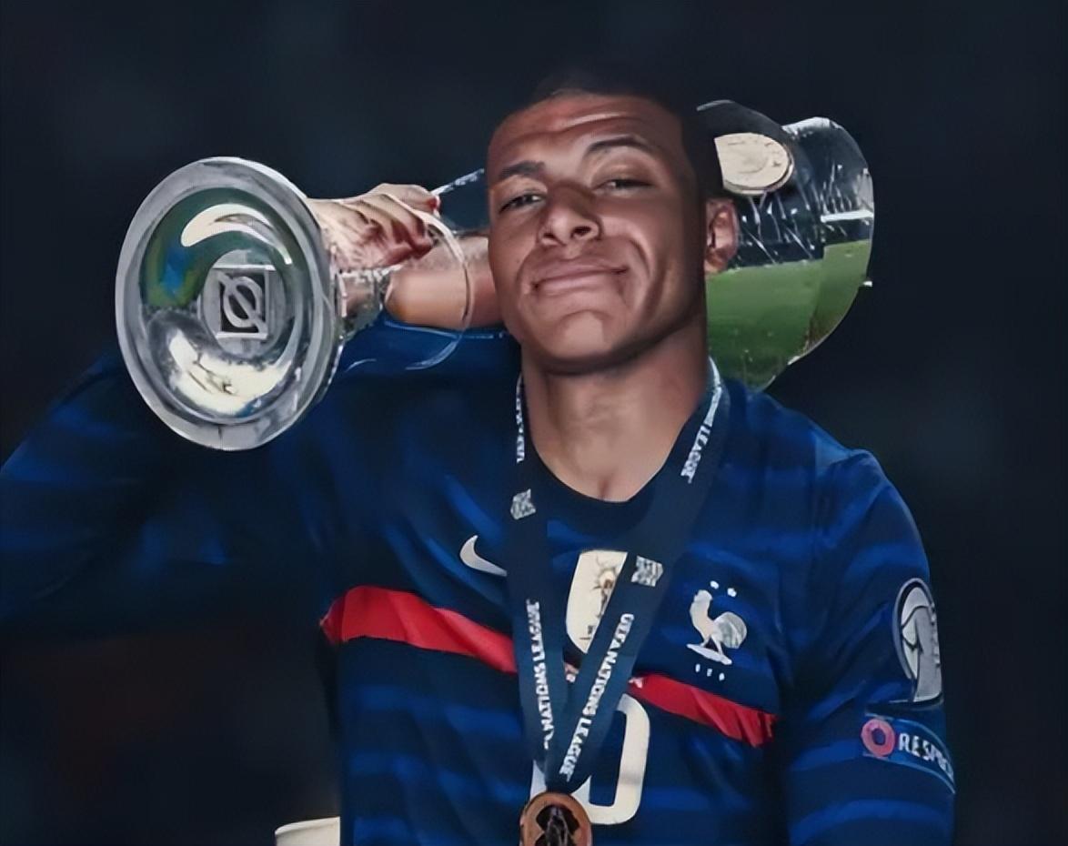 土媒：加拉塔萨雷欲4000万欧引进卢克曼，奥斯梅恩当说客（土媒称加拉塔萨雷拟以4000万欧求购卢克曼，奥斯梅恩出面游说）