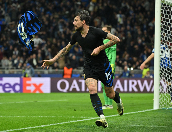 全市场：意甲多家俱乐部有意齐尔克泽，曼联尚未批准其离队（全市场：意甲多队追逐齐尔克泽，曼联暂未同意放行）