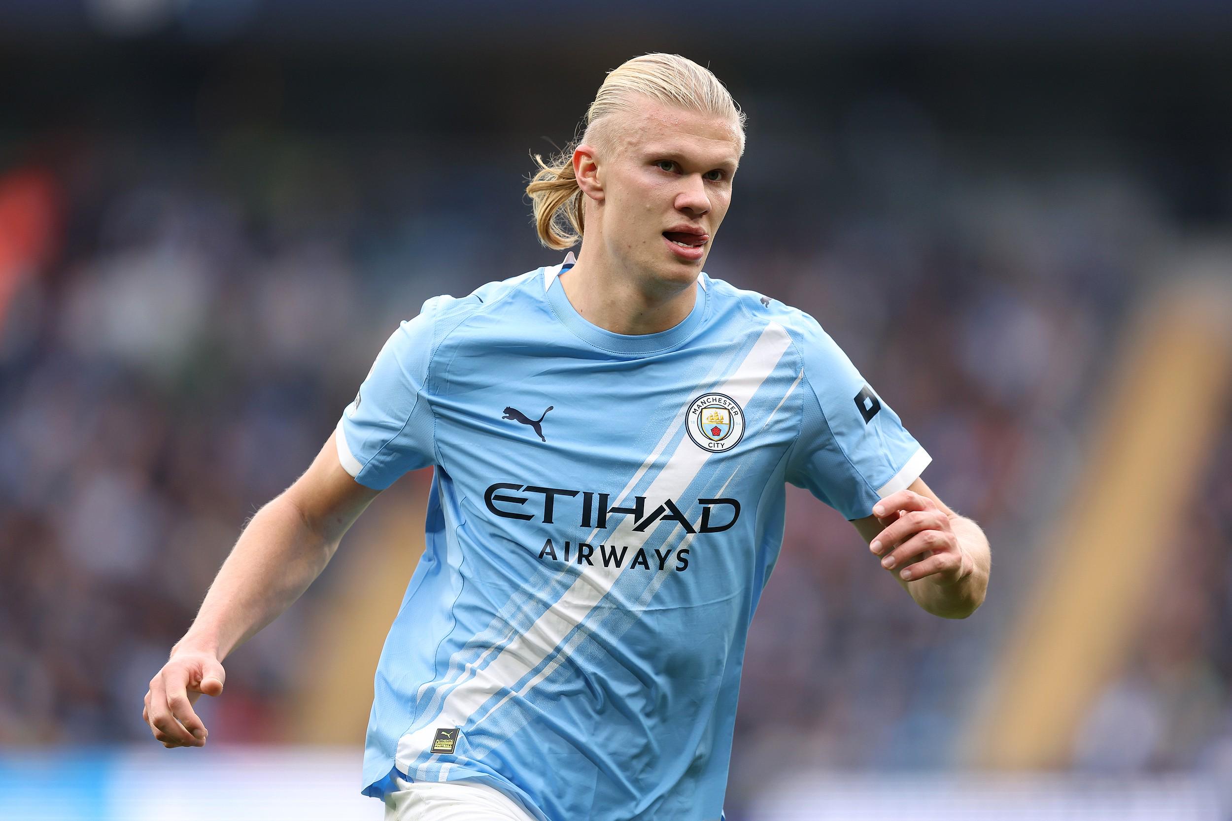 埃利奥特晒内马尔与梅西的球星卡，并配上了GOAT的emoji