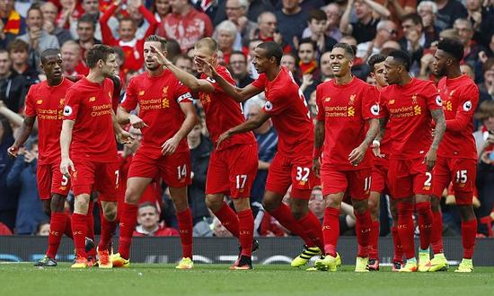 骑士内线组合压制对手