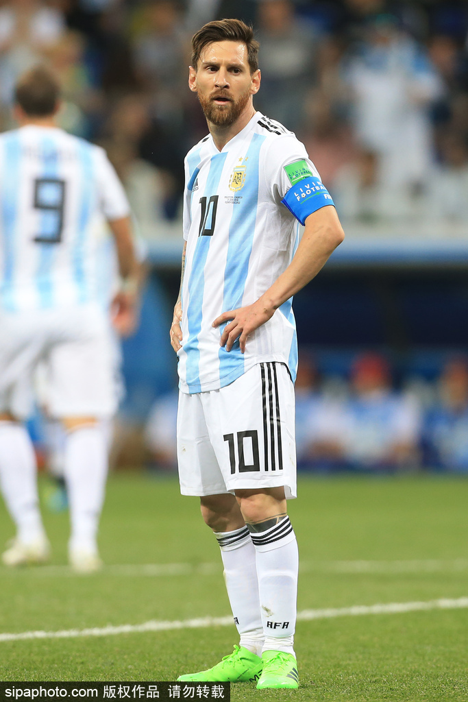 摩洛哥主帅：阿什拉夫会随队出征非洲杯，相信他能尽快康复