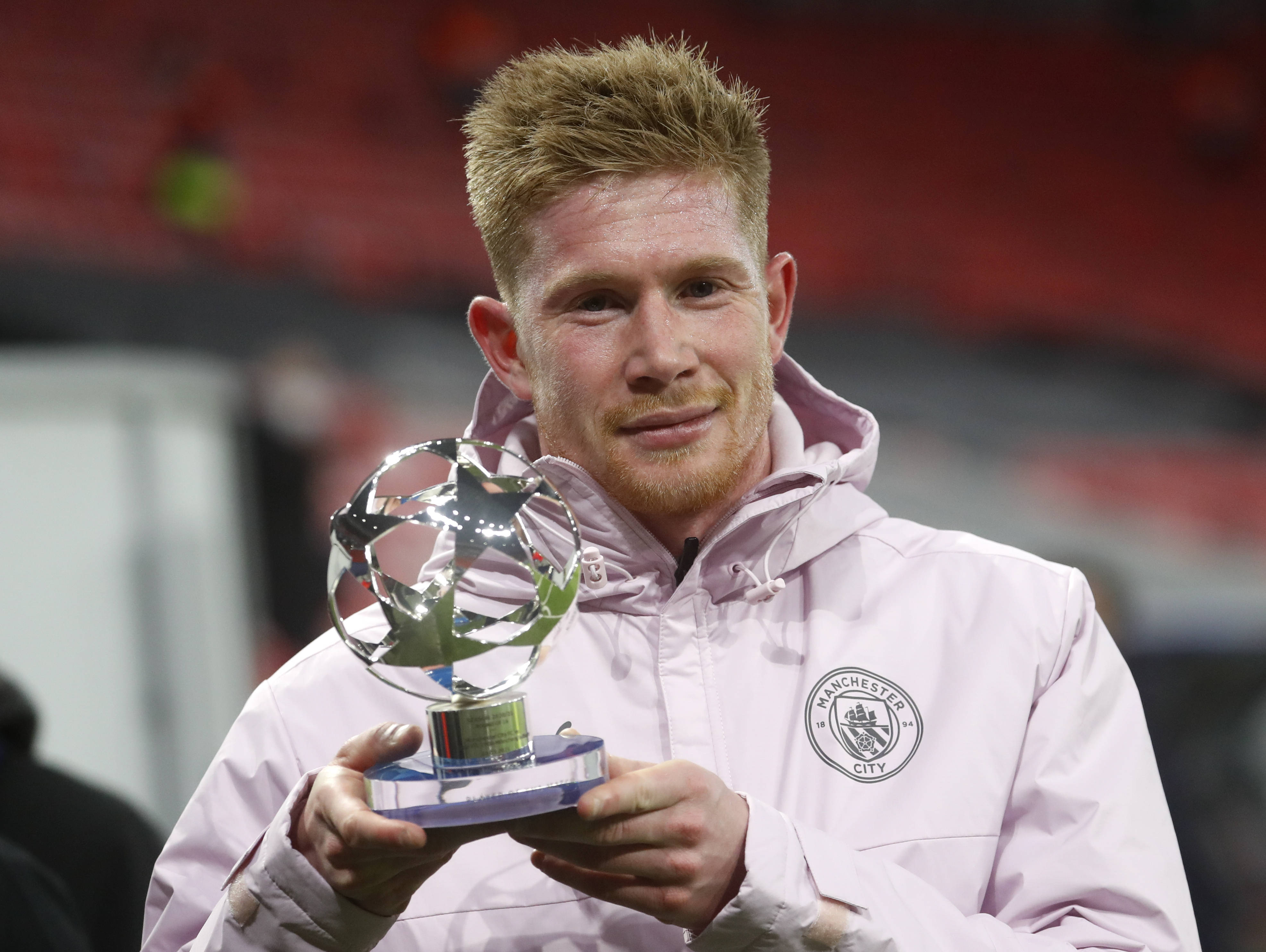 格纳布里：获得巨额收入后曾沉迷奢侈消费，母亲劝我脚踏实地