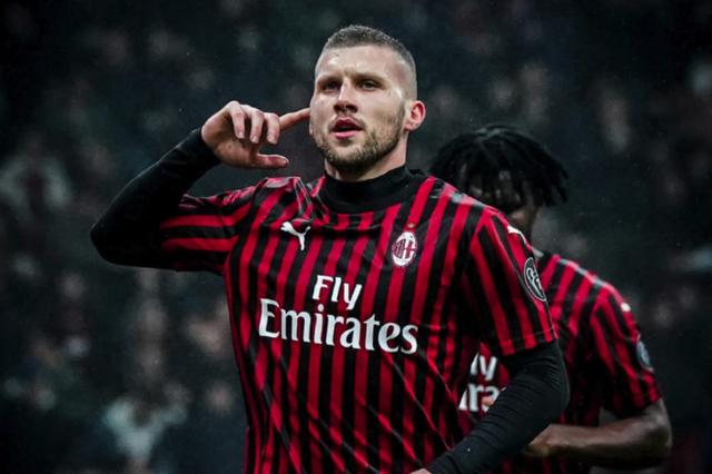 他才是真冤！基耶萨近3场只踢4分钟，但本赛季出战384分钟已贡献2球3助（真委屈！基耶萨近3战仅踢4分钟，却在本季384分钟里已交出2球3助）