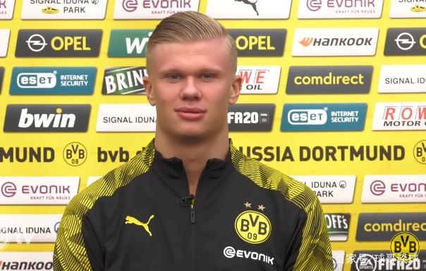 官方：沃尔夫斯堡临时主帅鲍尔转正，签约至27年6月（官宣：沃尔夫斯堡扶正临时主帅鲍尔，合同至2027年6月）