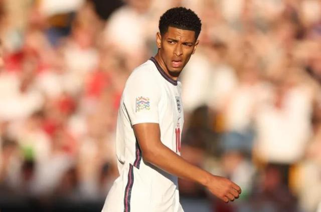 李国旭：马莱莱在申花做好前插就行，但在英博情况不一样