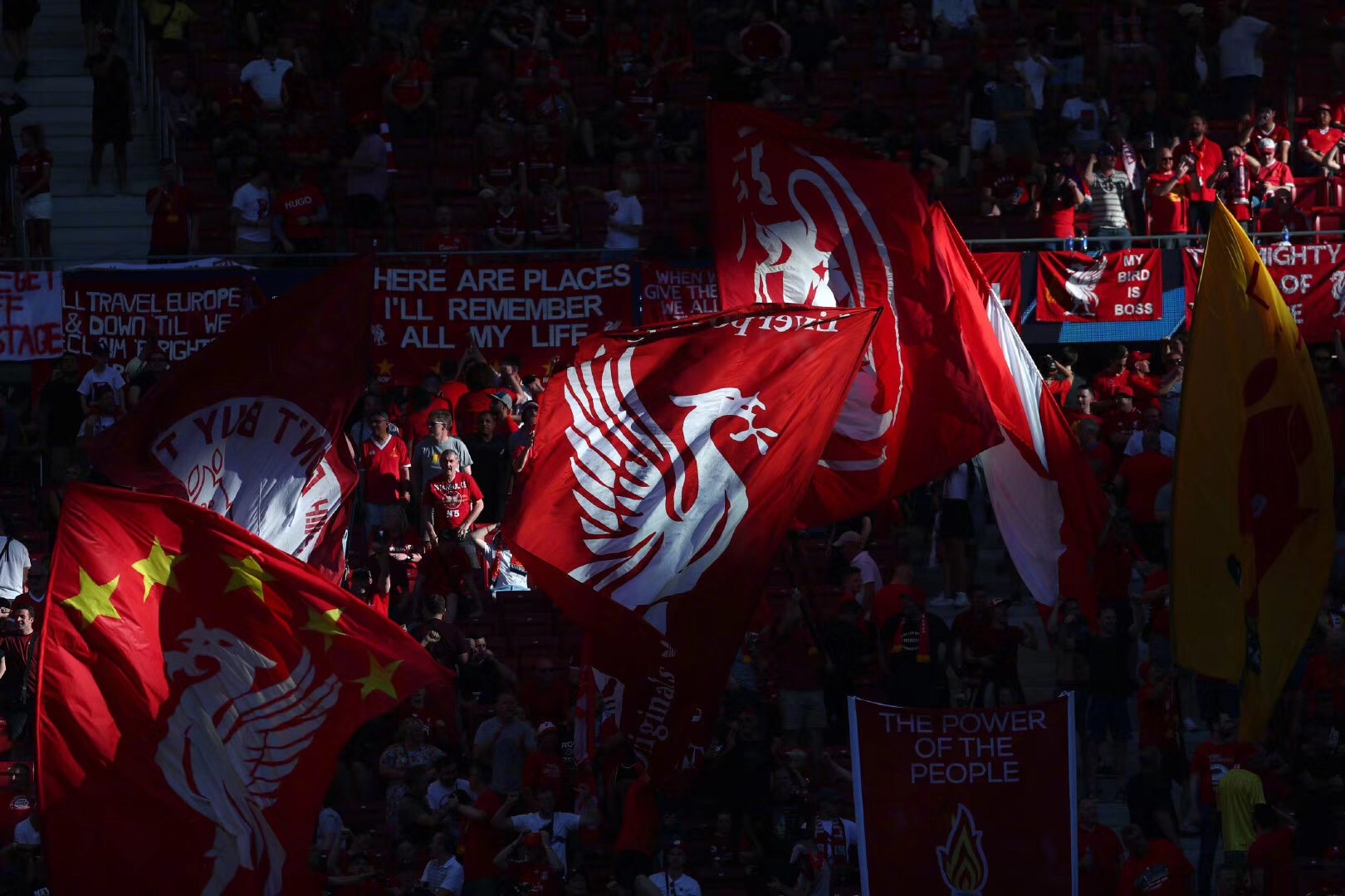 💡早报：利物浦曼城双双折戟，巴萨拜仁收获大胜