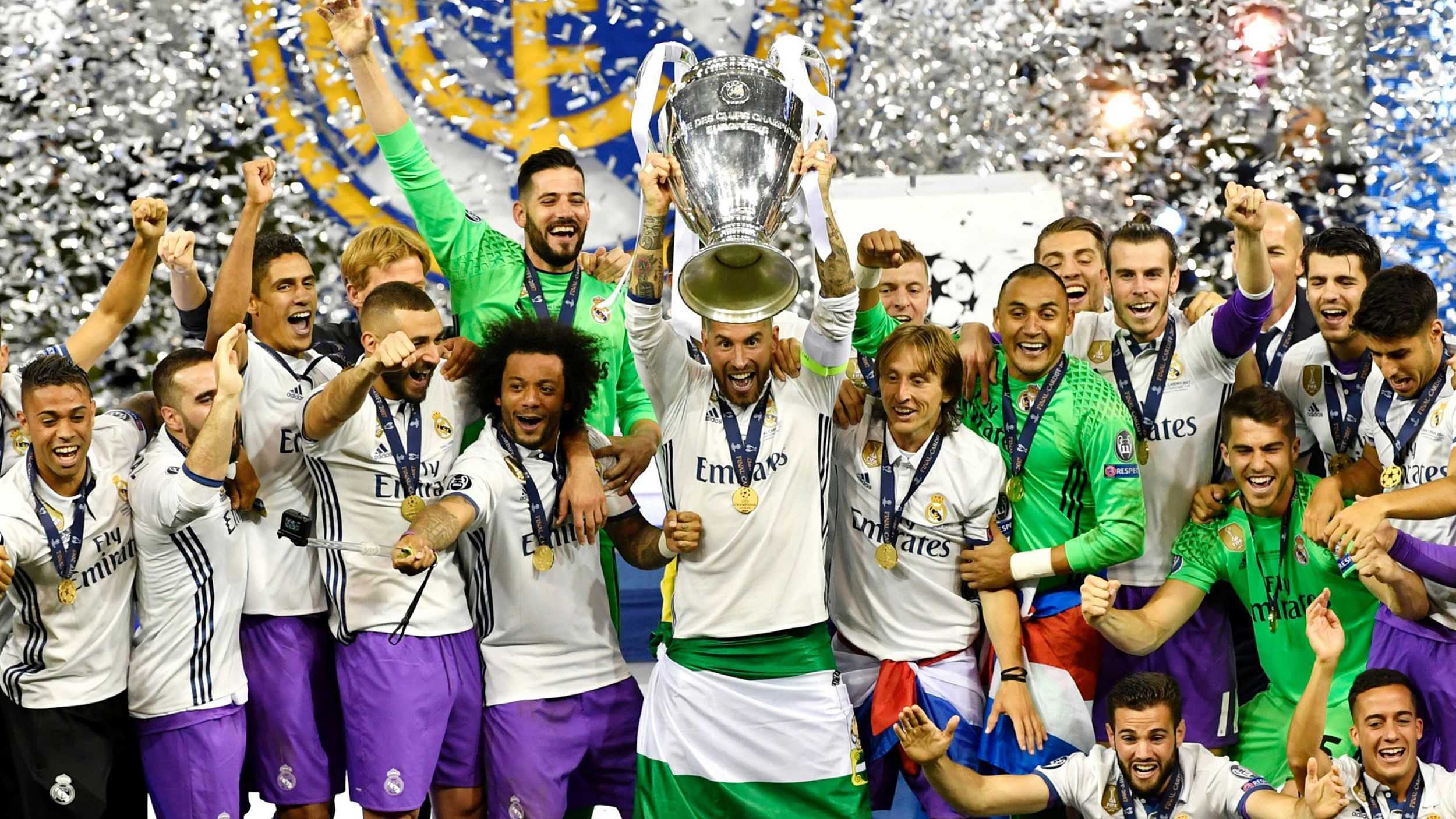 曼联主场4比1大胜狼队，B费梅开二度，姆贝莫、芒特破门，终结对手不胜纪录，升至第六。