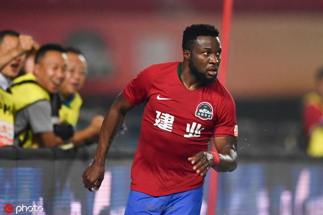 意甲焦点战：国际米兰4-0大胜科莫，路易斯·恩里克闪耀圣西罗