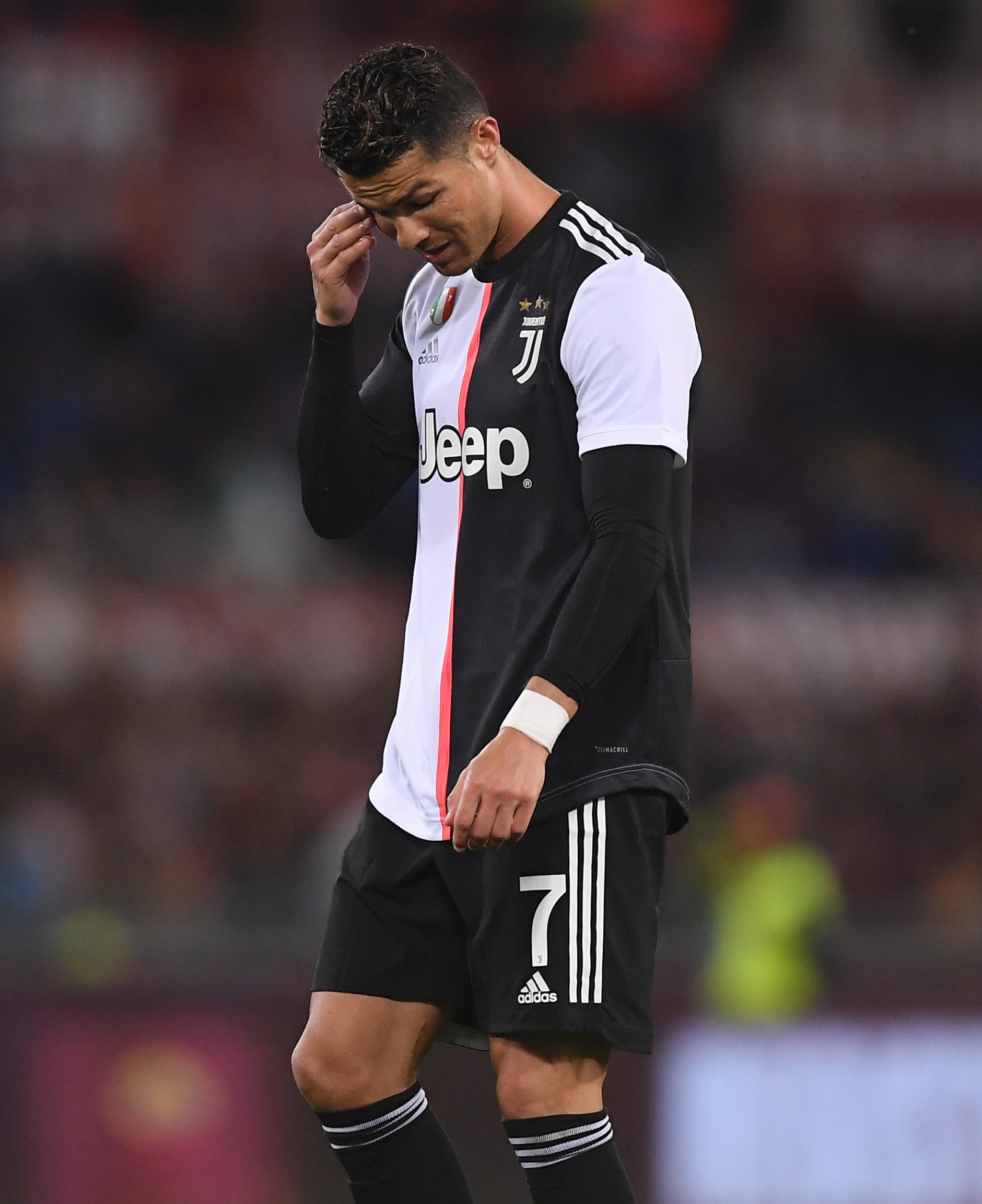 葡萄牙vs亚美尼亚首发：C罗停赛缺席！B费、维蒂尼亚出战（葡萄牙战亚美尼亚首发出炉：C罗因停赛缺阵，B费与维蒂尼亚先发）