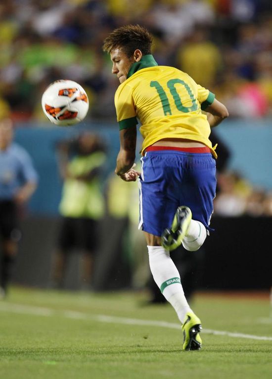 英超争5赔率：枪手超低赔极稳 曼城纽卡并列第2（英超前五赔率：阿森纳低赔稳居首位，曼城与纽卡并列第二）