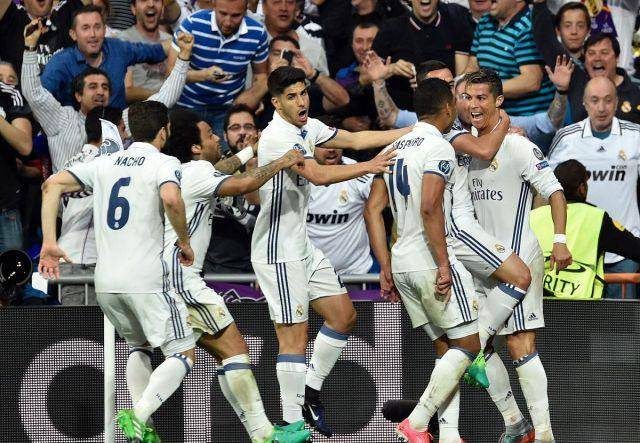 世欧预战报：内维斯、B费戴帽，葡萄牙9-1狂胜直通世界杯（欧洲区世预赛快讯：内维斯与B费梅开三度，葡萄牙9-1大胜锁定世界杯席位）