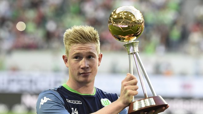 皮亚尼奇重返尤文训练基地，与斯帕莱蒂、基耶利尼合影